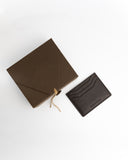 THE DARK CHOCOLATE HOLDER
