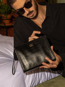 THE CROCO BLK POUCH